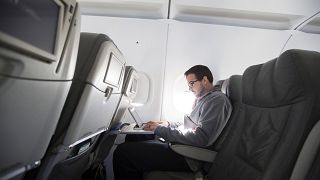 لقاء أميركي-أوروبي على خلفية حظر الحواسيب المحمولة على متن الطائرات