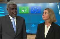UE aposta em investimento para travar migração africana