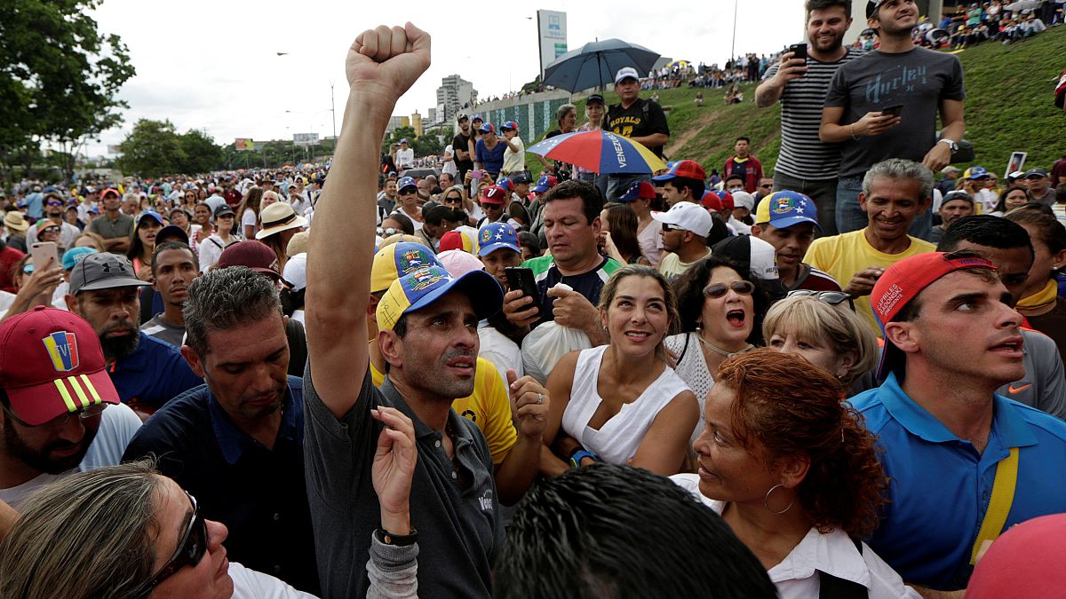 Venezuela : un sit-in géant contre Maduro au 45e jour de manifestations