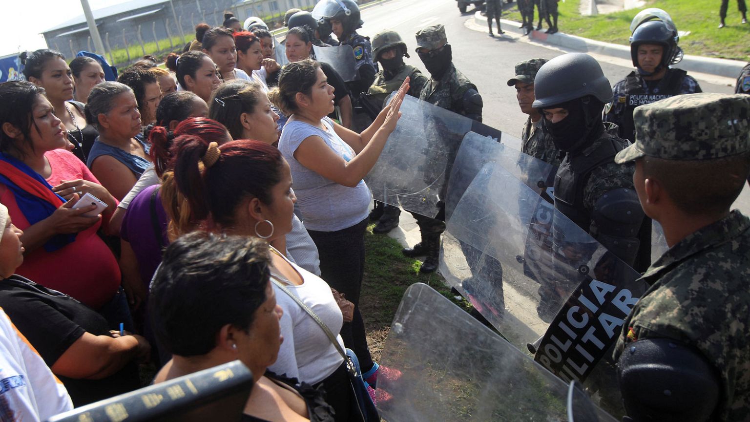 Honduras transfers hundreds of prisoners to new remote facilities