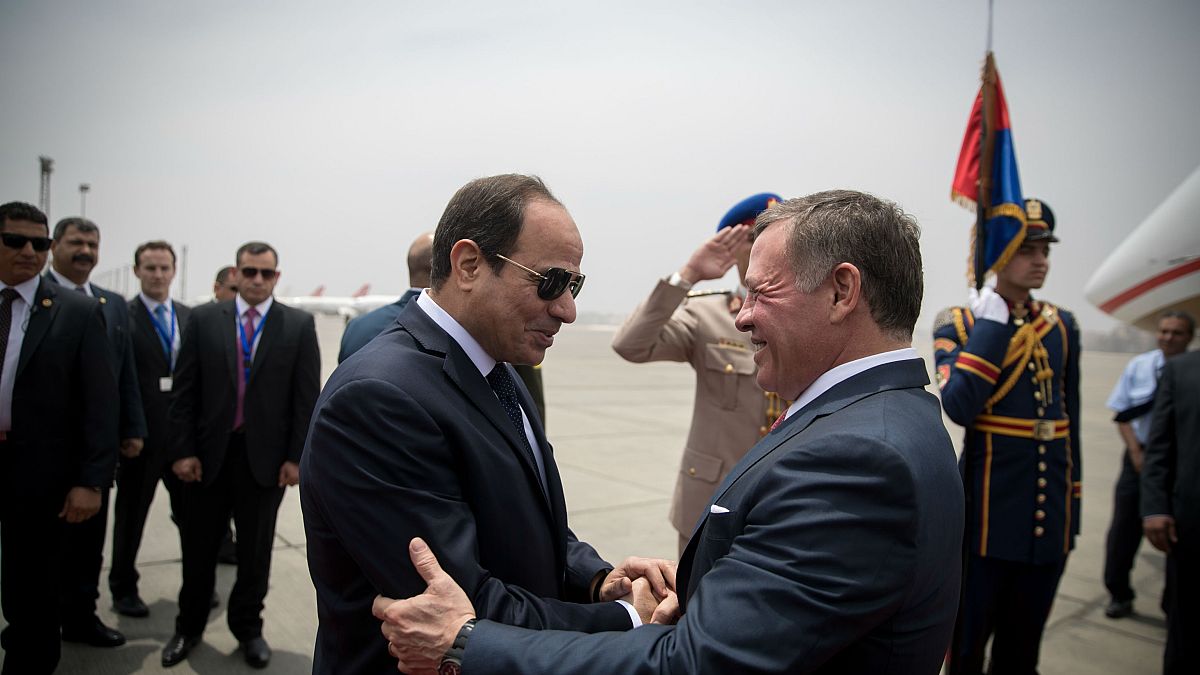 ملك الأردن بالقاهرة لتوسيع التنسيق بعملية السلام