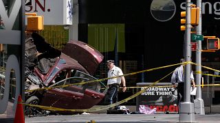 مقتل شخص واصابة 19 آخرين جراء دهس سيارة لمشاة في ساحة تايمز سكوير بنيويورك