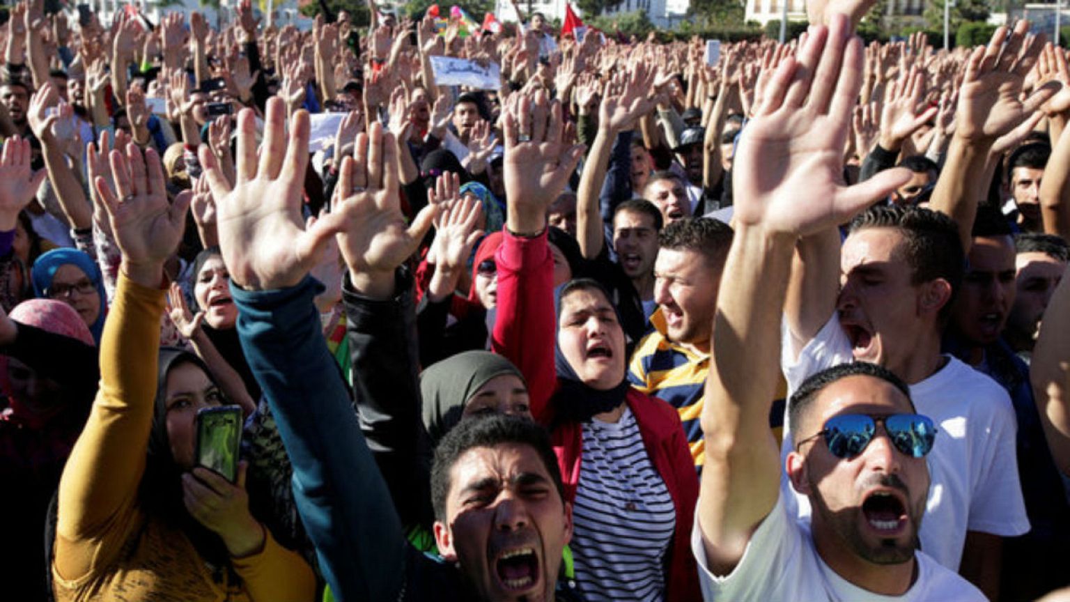 تواصل الاحتجاجات في الحسيمة