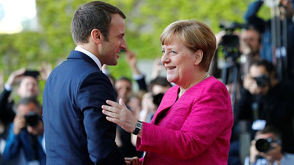 Macron AB'de reform yapılmasını istiyor Macron AB'de reform yapılmasını istiyor