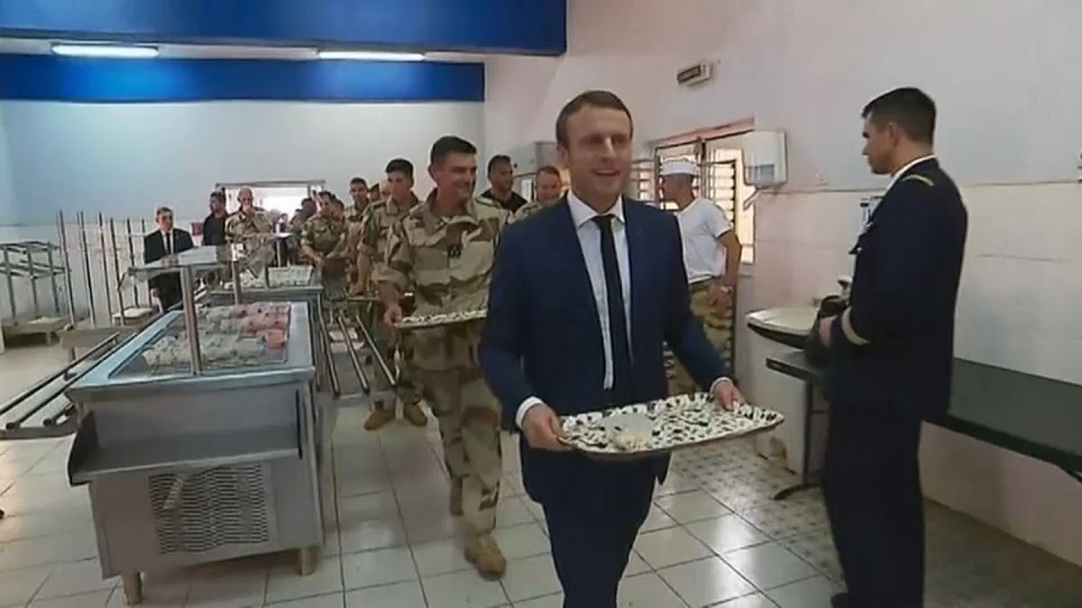 Emmanuel Macron visita a las tropas francesas desplegadas en Mali