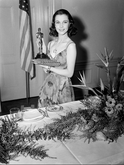Vivien Leigh took home the Oscar for playing Scarlett O\'Hara in "Gone With the Wind."