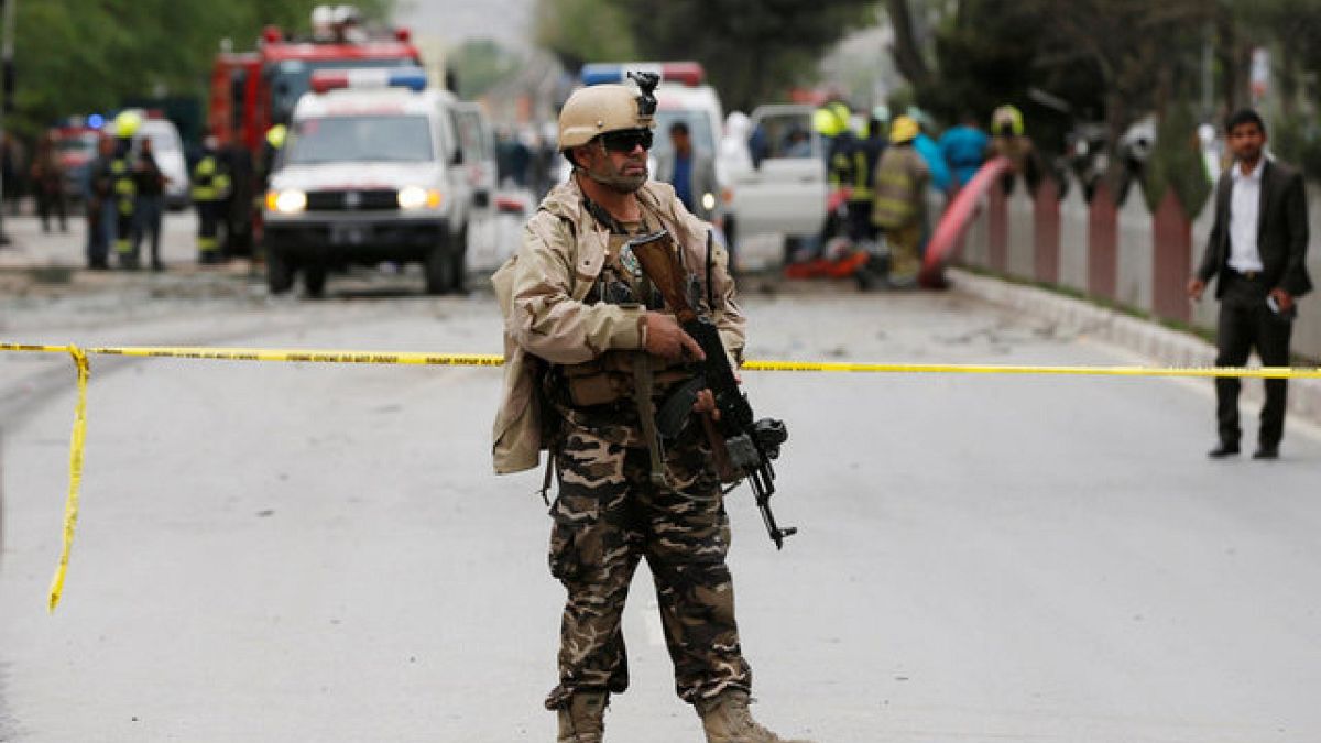 مقتل 3 أشخاص في انفجار استهدف مصرفا شمال أفغانستان