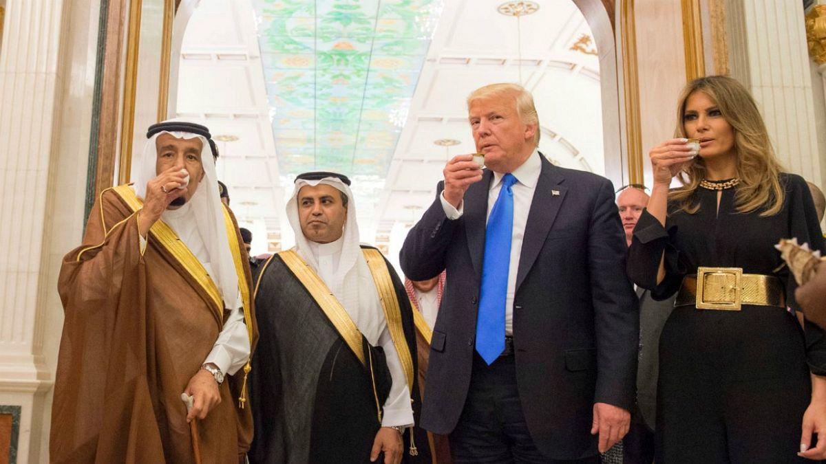 ABD ile Suudi Arabistan arasında 350 milyar dolarlık imzalar atıldı