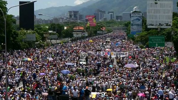Venezuela'da gösteriler 50. gününü geride bıraktı Venezuela'da gösteriler 50. gününü geride bıraktı