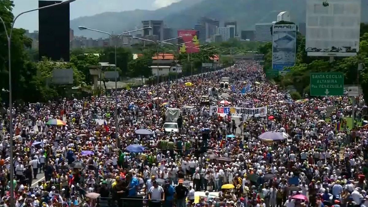 اجتماع دویست هزار نفری مخالفان دولت ونزوئلا