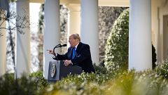 Image: President Donald Trump formally declares a national emergency to fun