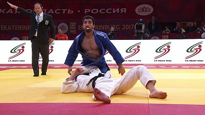 Хасан Халмурзаев подтвердил титул чемпиона в весе до 91 кг
