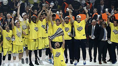 Basquetebol: Fenerbahçe faz história em Istambul
