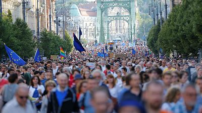 Χιλιάδες σε αντικυβερνητική διαδήλωση στη Βουδαπέστη