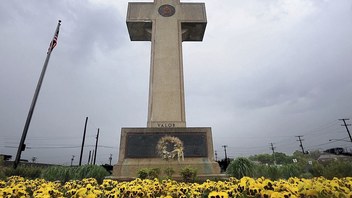 Image: World War I memorial cross in Bladensburg, Maryland
