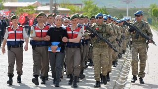 Gülen angeklagt: Massenprozess nach Putschversuch in der Türkei