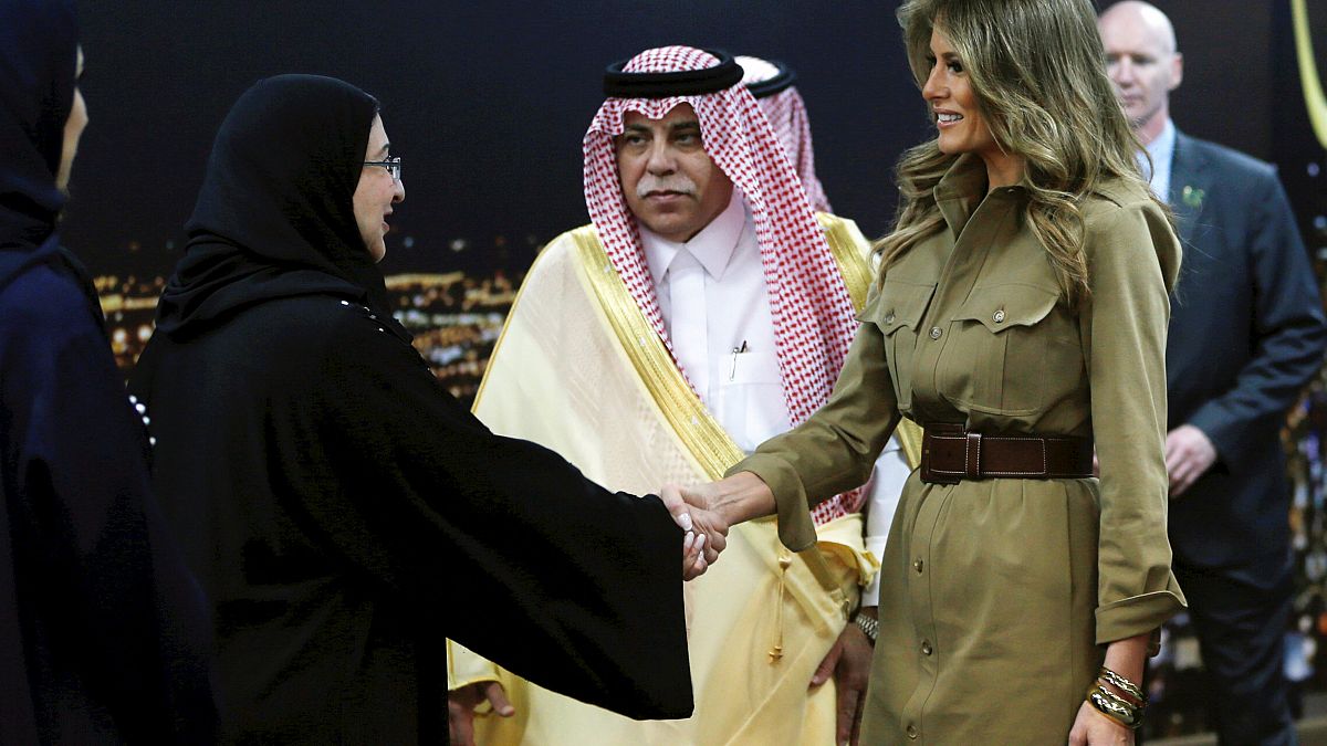 حاشیه های سفر ترامپ و همسرش به عربستان