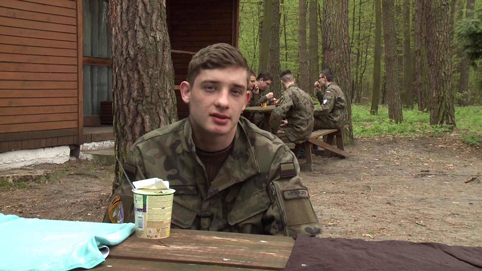 Pologne : rencontre avec Michal, membre de l'un des plus vieux groupes paramilitaires