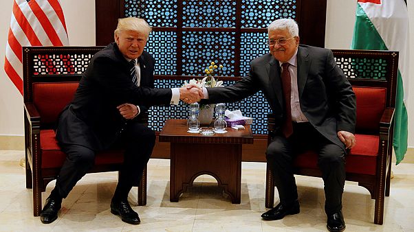 Trump incontra Abbas a Betlemme: "Mi impegno per la pace tra palestinesi e israeliani" Trump incontra Abbas a Betlemme: "Mi impegno per la pace tra palestinesi e israeliani"