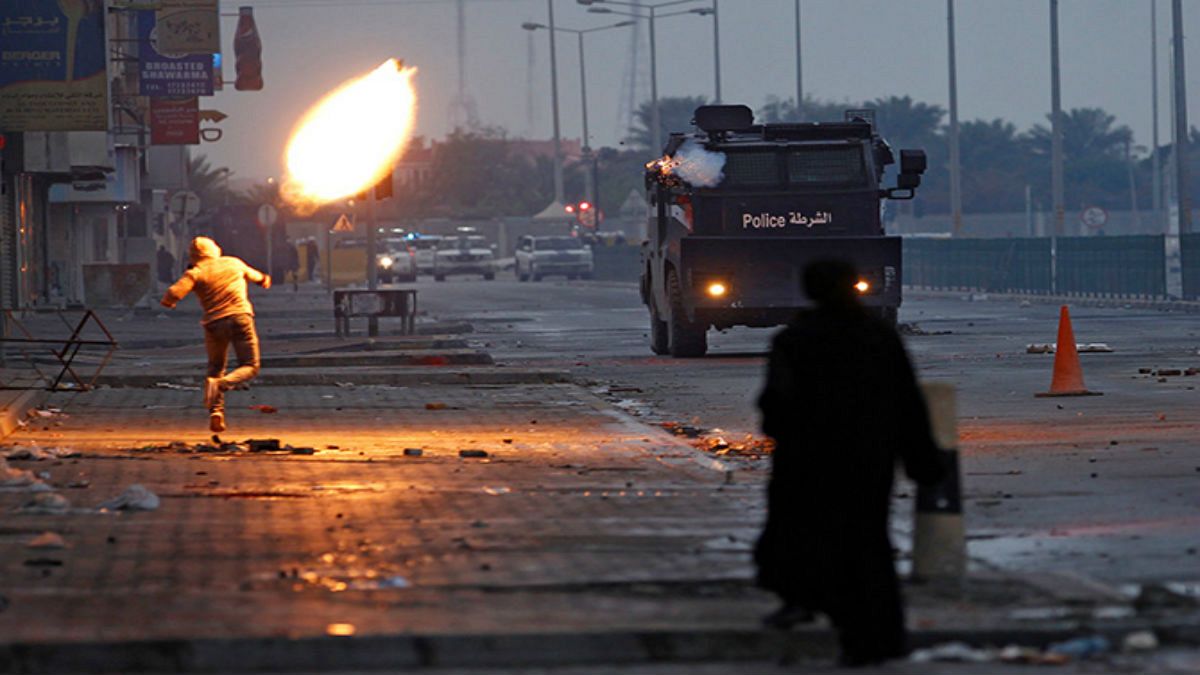 مقتل 5 متظاهرين أثناء تفريق اعتصام لمؤيدي رجل دين شيعي بالبحرين