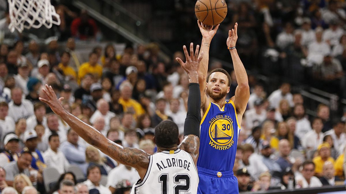 Warriors thrash Spurs in series whitewash to advance to NBA finals