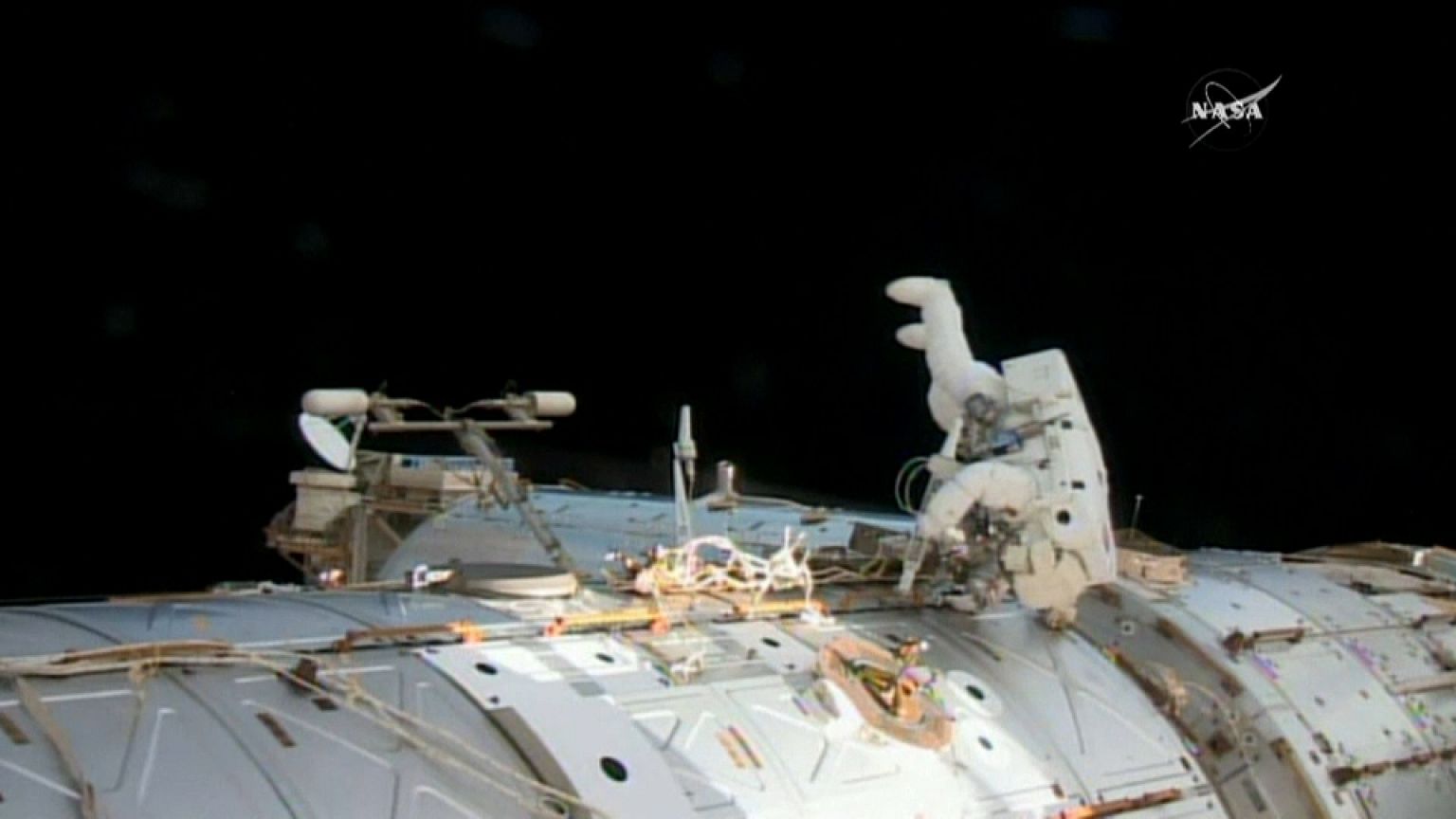 Reparaciones en la Estacion Espacial Internacional