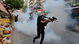 Turkey: protests after teachers jailed over anti-purge hunger strike