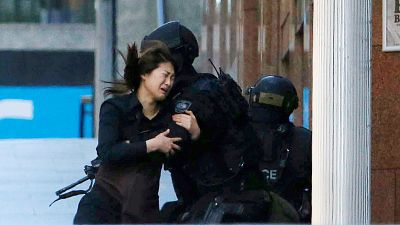 Sydney-túszdráma: túl lassan cselekedtek a rendőrök