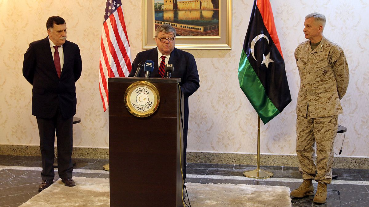 أول زيارة للسفير الأمريكي لدى ليبيا إلى طرابلس منذ 2014