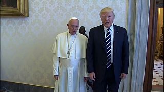 بعد انتقادات متبادلة البابا فرنسيس وترامب يلتقيان للمرة الاولى