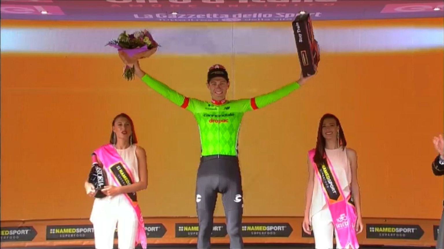 Giro d’Italia: Πάντα πρώτος ο Ντουμουλάν