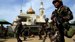 القوات الفليبينية تحاصر مقاتلين اسلاميين في مراوي ذات الأغلبية المسلمة