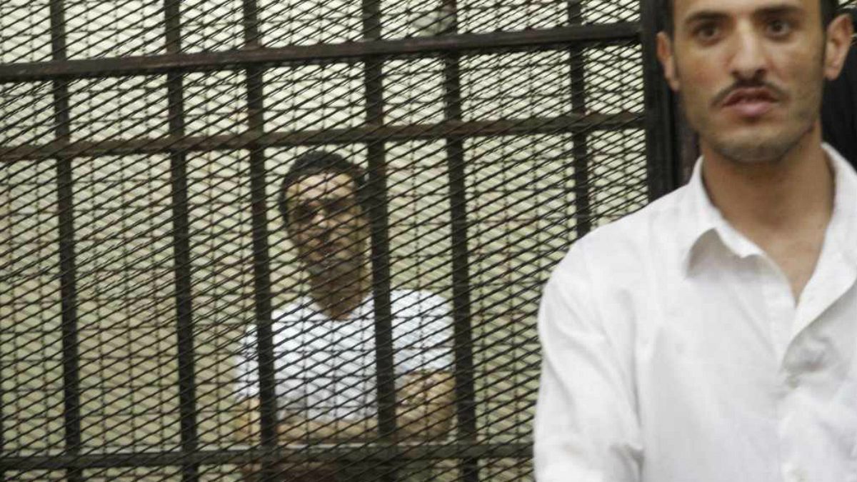 القبول بالطعن على حبس أحمد دومة بتهمة إهانة القضاء المصري