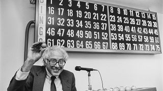 Image: Rep. Bernie Sanders playing bingo