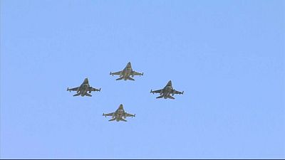 NATO Zirvesi'nde liderlere savaş uçaklı gösteri