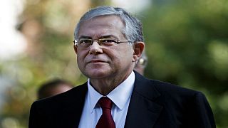 نخست وزیر پیشین یونان در اثر انفجار بمب در خودرو زخمی شد