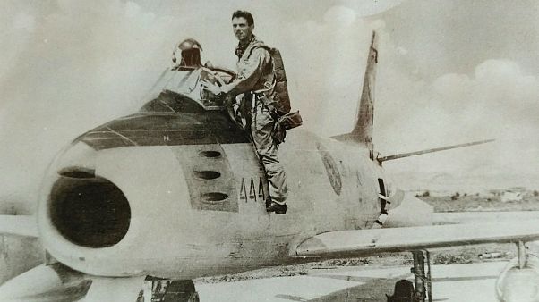 Στην Ελλάδα τα λείψανα 17 στρατιωτών της ΕΛΔΥΚ Στην Ελλάδα τα λείψανα 17 στρατιωτών της ΕΛΔΥΚ