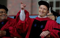 Mark Zuckerberg Harvard'dan diplomasını aldı