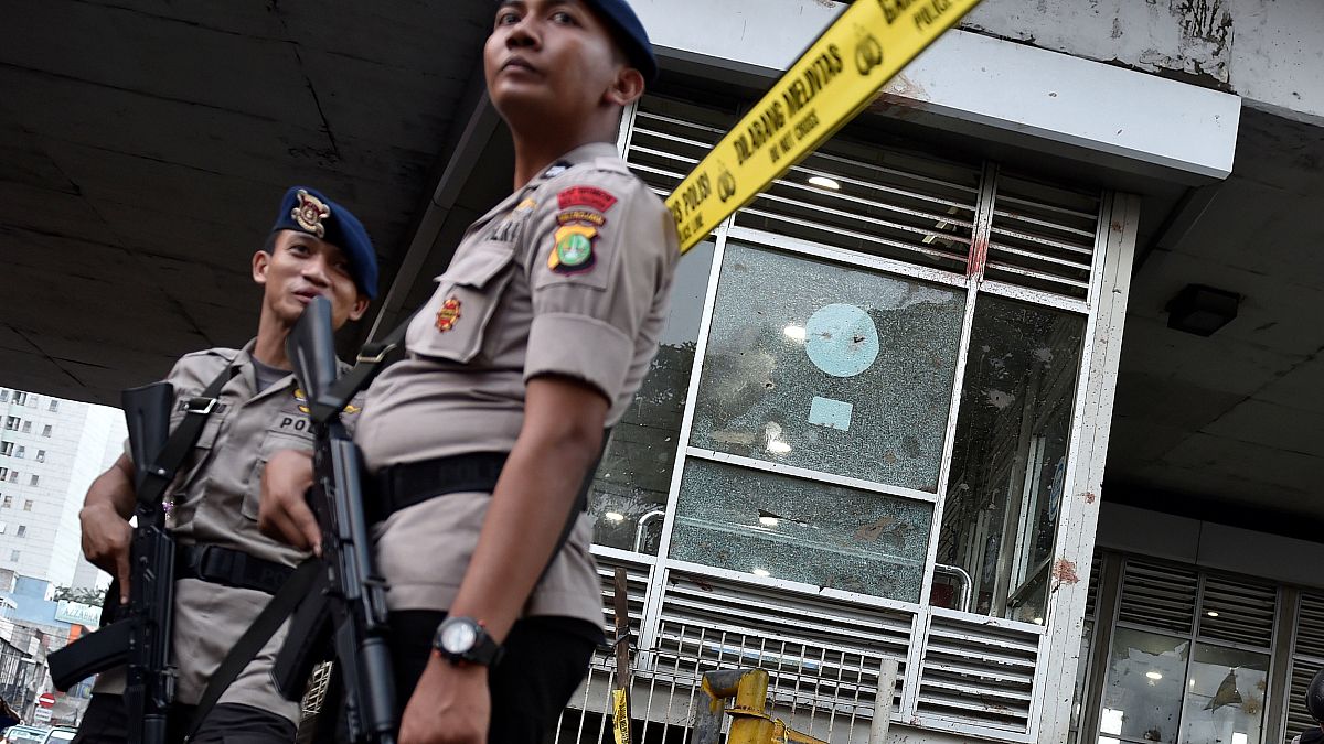 اندونيسيا: توقيف ثلاثة أشخاص للاشتباه بتورطهم في تفجير جاكرتا