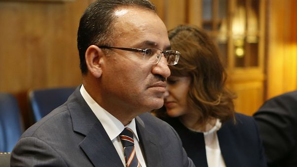 وزير العدل :عزل أكثر من 4 الاف قاض وممثل ادعاء بعد الانقلاب الفاشل وزير العدل :عزل أكثر من 4 الاف قاض وممثل ادعاء بعد الانقلاب الفاشل