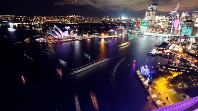 Lichterfest: Fantasiegeschöpfe auf Sydneys Oper