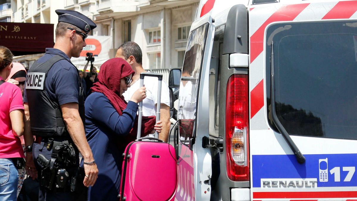 Muszlim nőket tartóztatott le a francia rendőrség Cannes-ban
