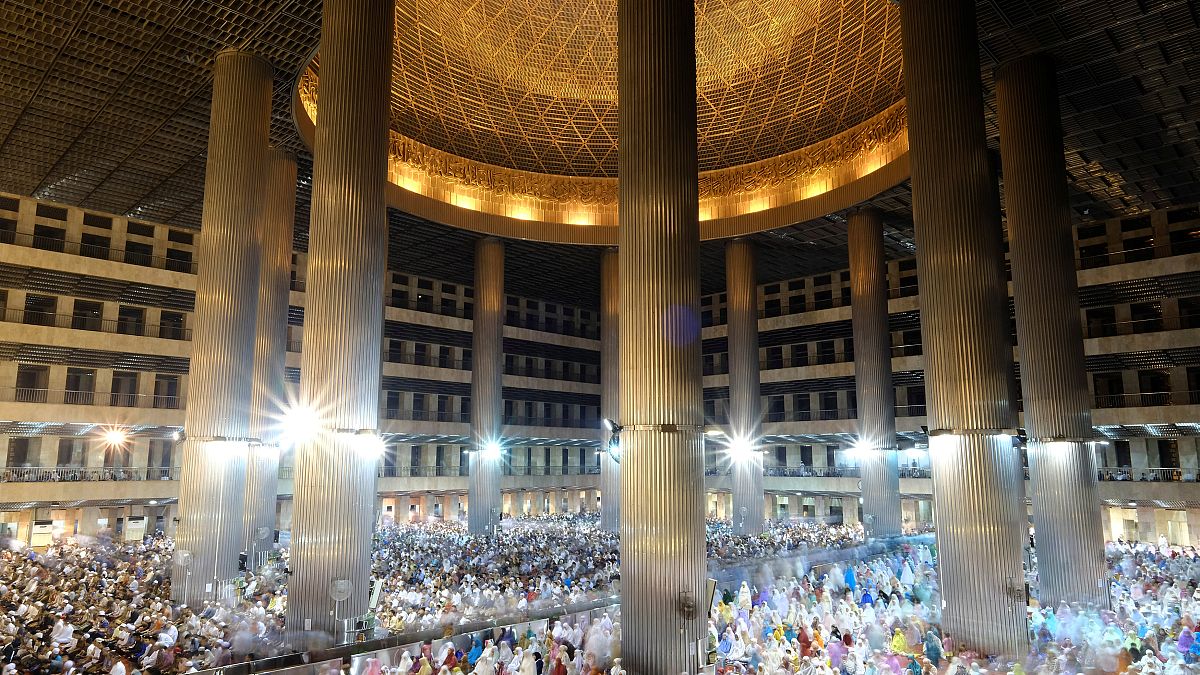 الأمة الإسلامية تستقبل شهر رمضان