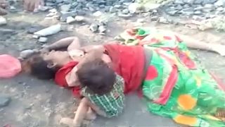 الفيديو الذي هز مشاعر الآلاف..طفل يرضع من ثدي أمه الميتة