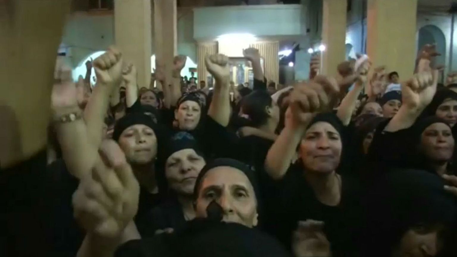 الأقباط يشيعون ضحاياهم وسط موجة من الغضب