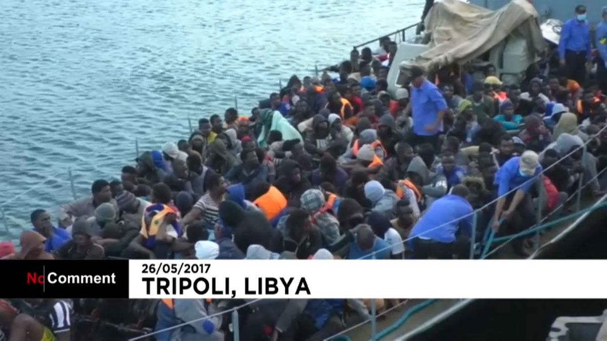 توقف قایق حامل پناهجویان از سوی گارد ساحلی لیبی