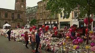 Polícia de Manchester divulga imagens de bombista suicida