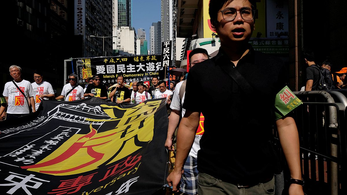 احتجاجات في هونغ كونغ من أجل الحرية والعدالة واحترام حقوق الإنسان