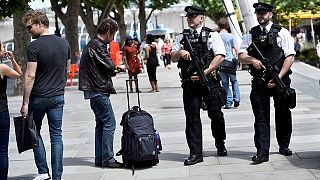 الشرطة البريطانية تقوم بمداهمات جديدة في مانشستر