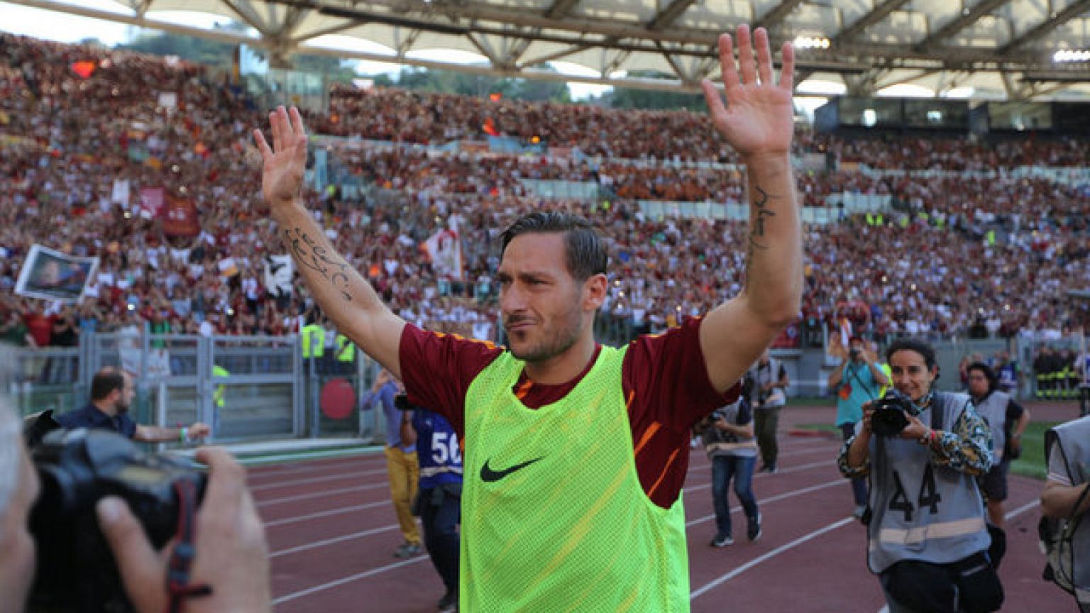 Totti diz adeus aos relvados